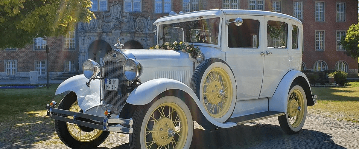 facebook_ford-model-a-town-sedan-baujahr-1929-weiss_1200x630